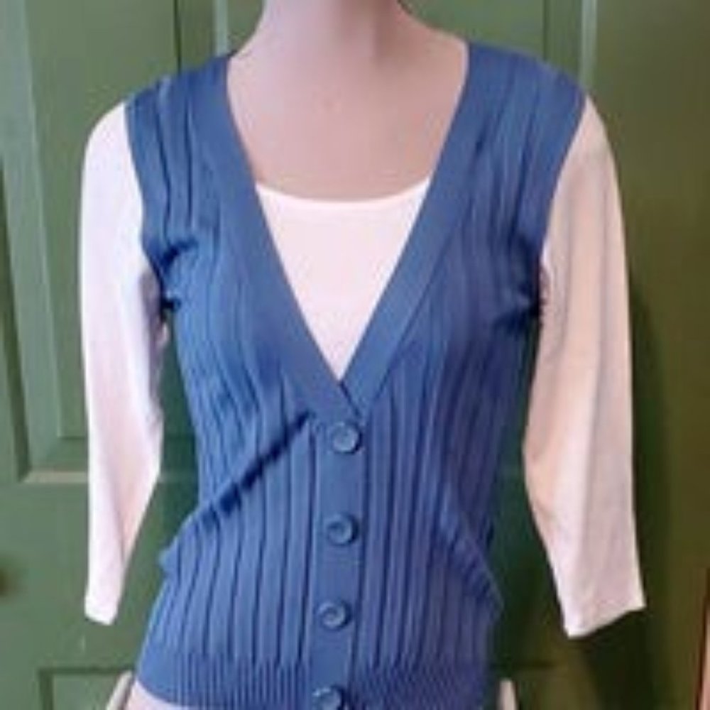 3 FOR $25  NWT C'EST CITY pullover form fitting s
